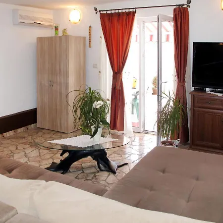 Haus Nilva Apartment